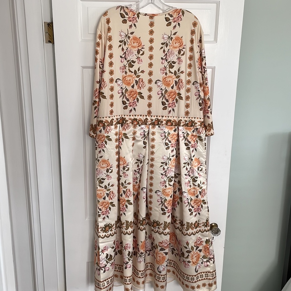 Shein Dress - Picture 2 of 10
